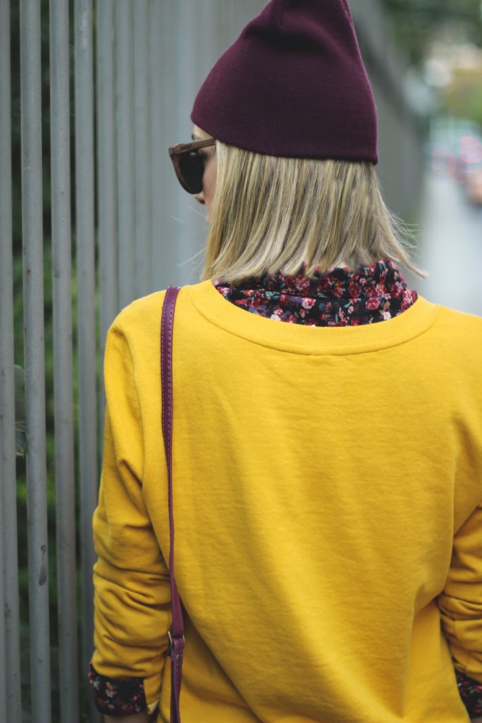 Gafas de madera, sweatshirt, beanie, gorro de lana, floral print, fashion blogger, fall look