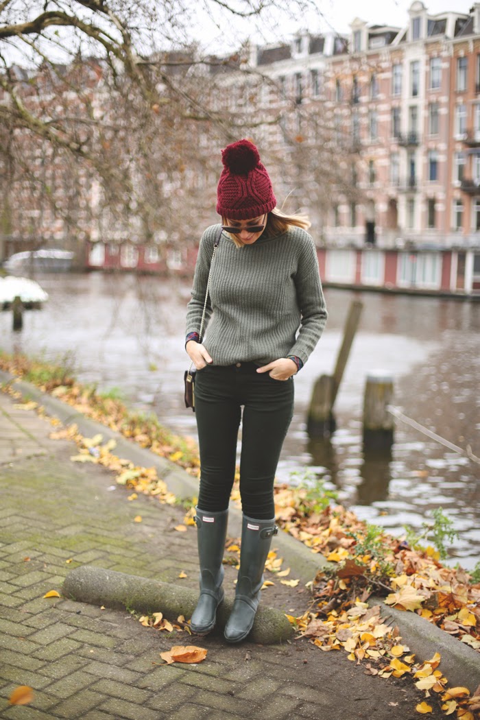 teenvogue, TRAVELSCAT, amsterdam, green outfit, plaid, look con hunter, 