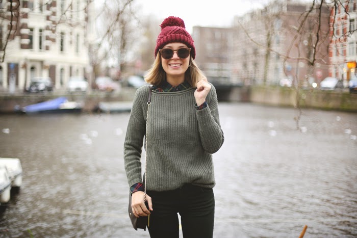 teenvogue, TRAVELSCAT, amsterdam, green outfit, plaid, look con hunter, 
