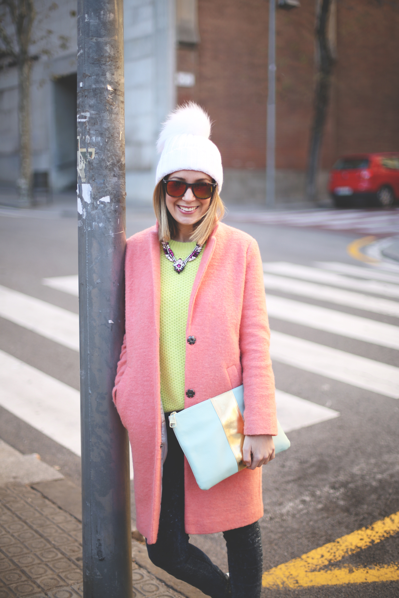 Fashion blogger, beanie, pink coat, mirror sunnies, fluor sweater, swarovski, necklace, topshop, style, my showroom, 