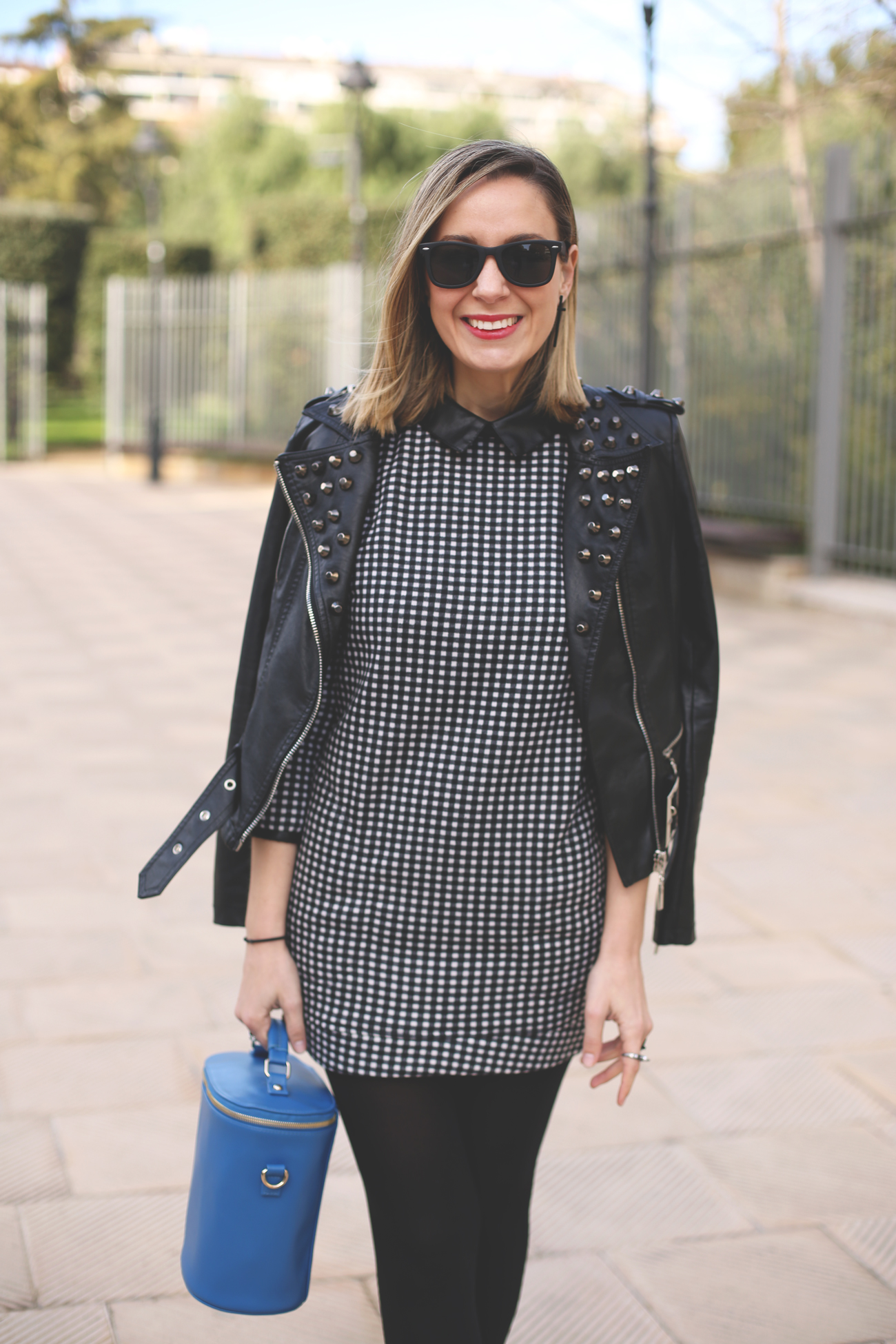 Winter look, black and white, leather, studded jacket, mod style, alexa chung, outfit, fashion blogger, red lips, vichy, dress