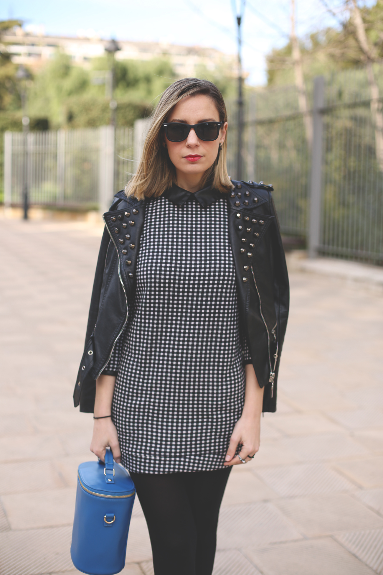 Winter look, blanck and white, dress, vichy, leather, studded jacket, red lips, mod style, alexa chung