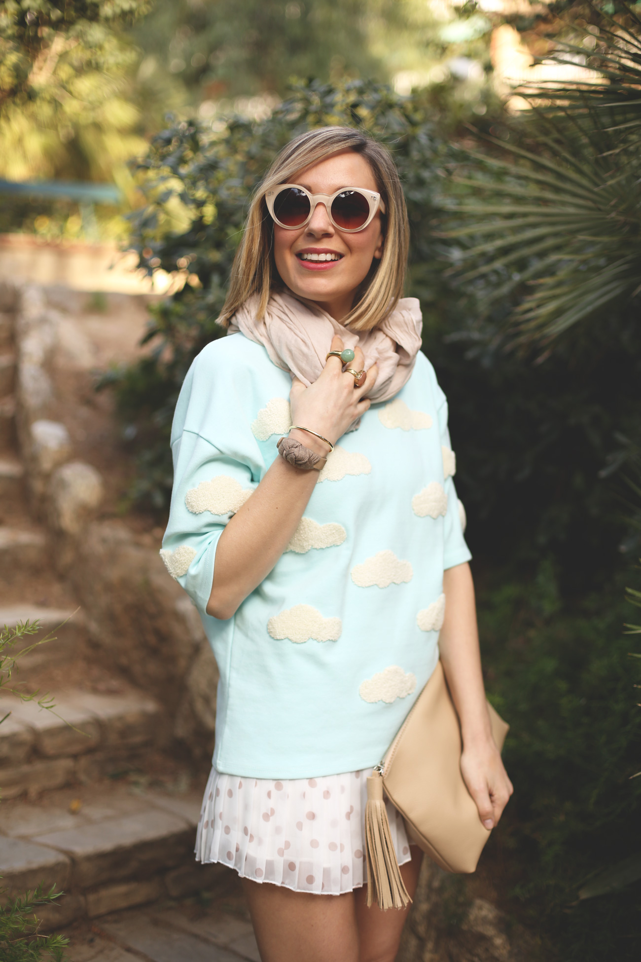 Priscila Betancort, pleated skirt, baby blue, beige, look, outfit, fashion, blogger, dots