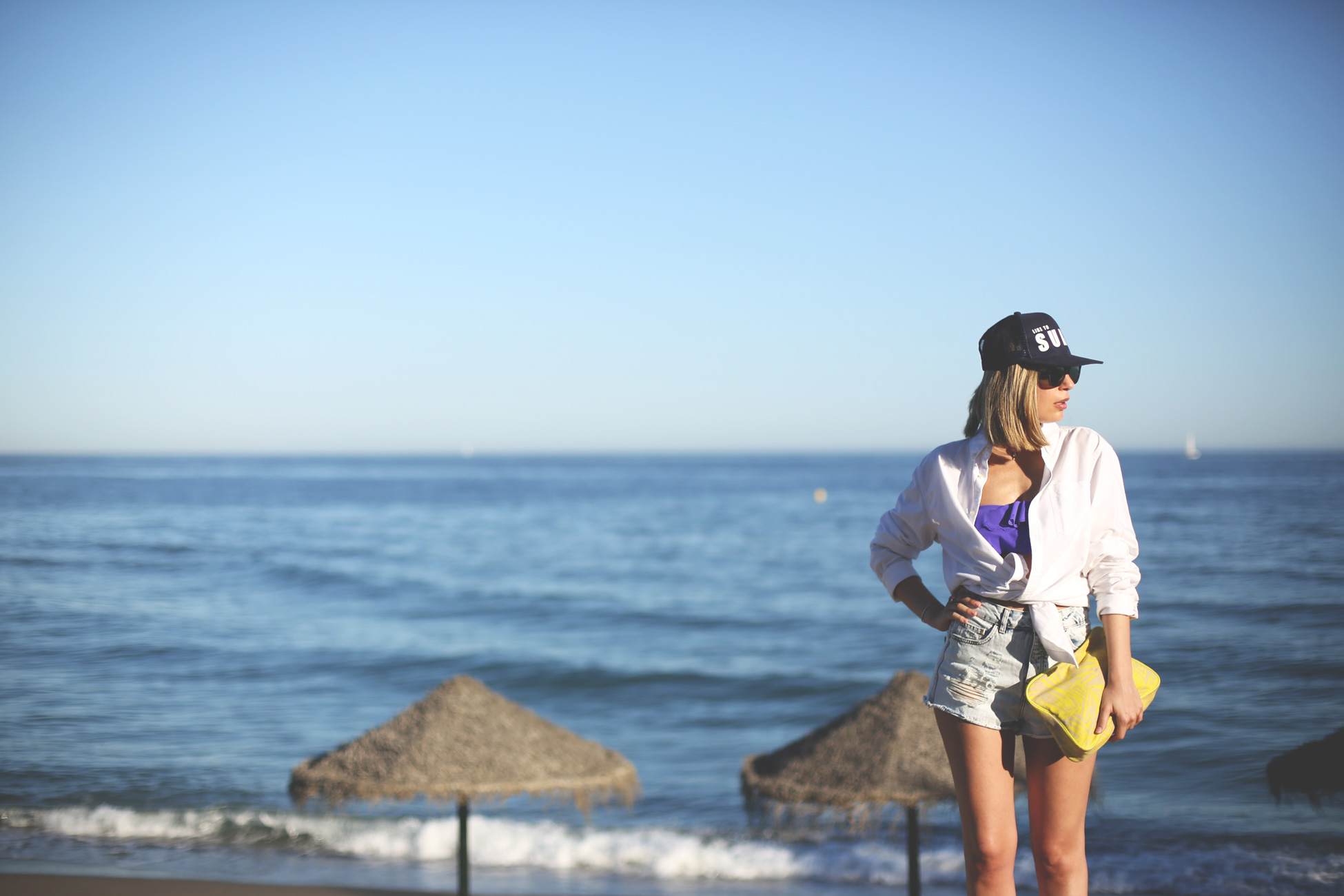 Beach Club, Marbella, Fashion Blogger, Spainsh Blogger, Blonde girl, denim shorts, Fashion, look, summer pics, 