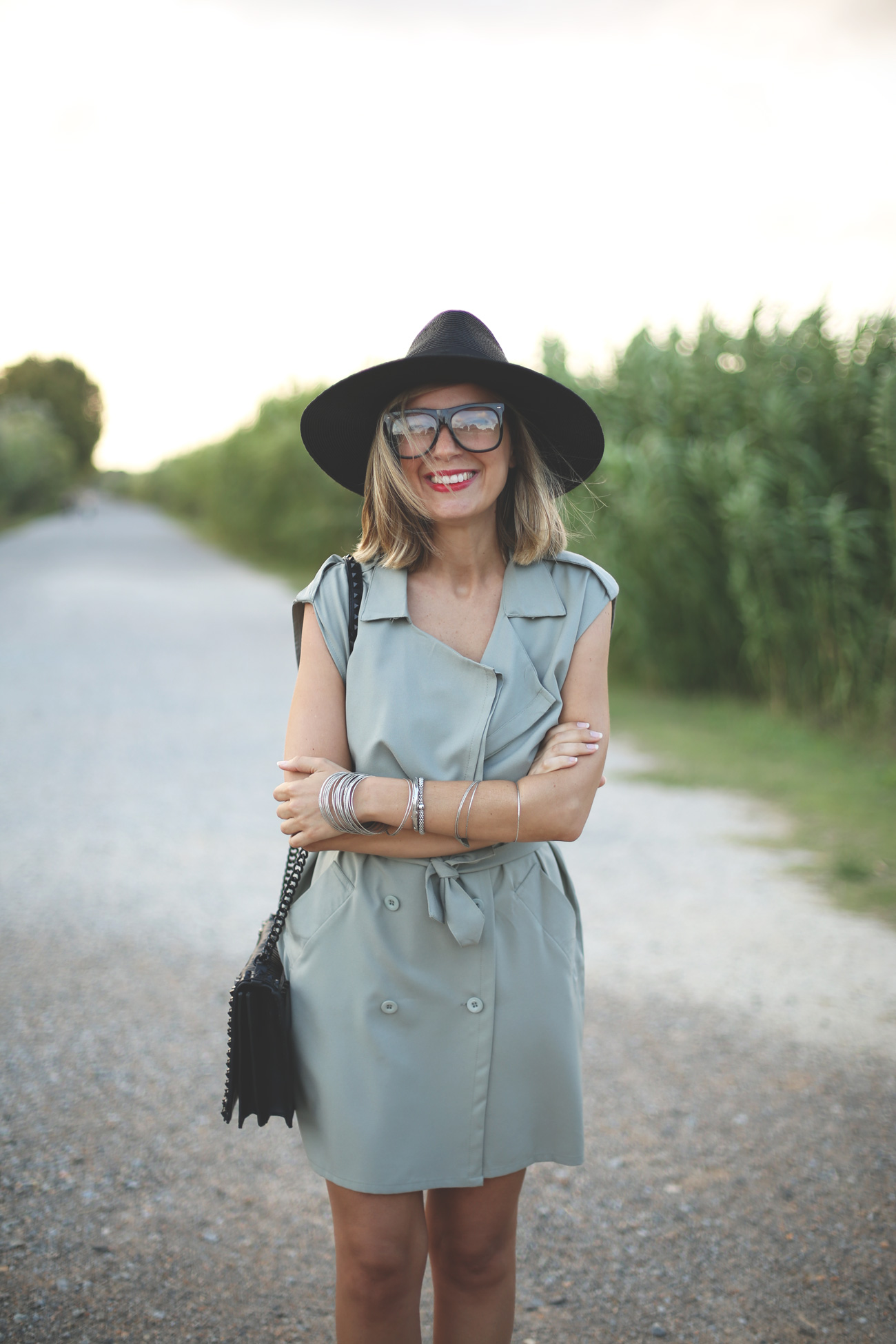 Summer 2014, fedora hat, wedges, leather bag, silver jewelry, glasses, sleeveless trench, red lips