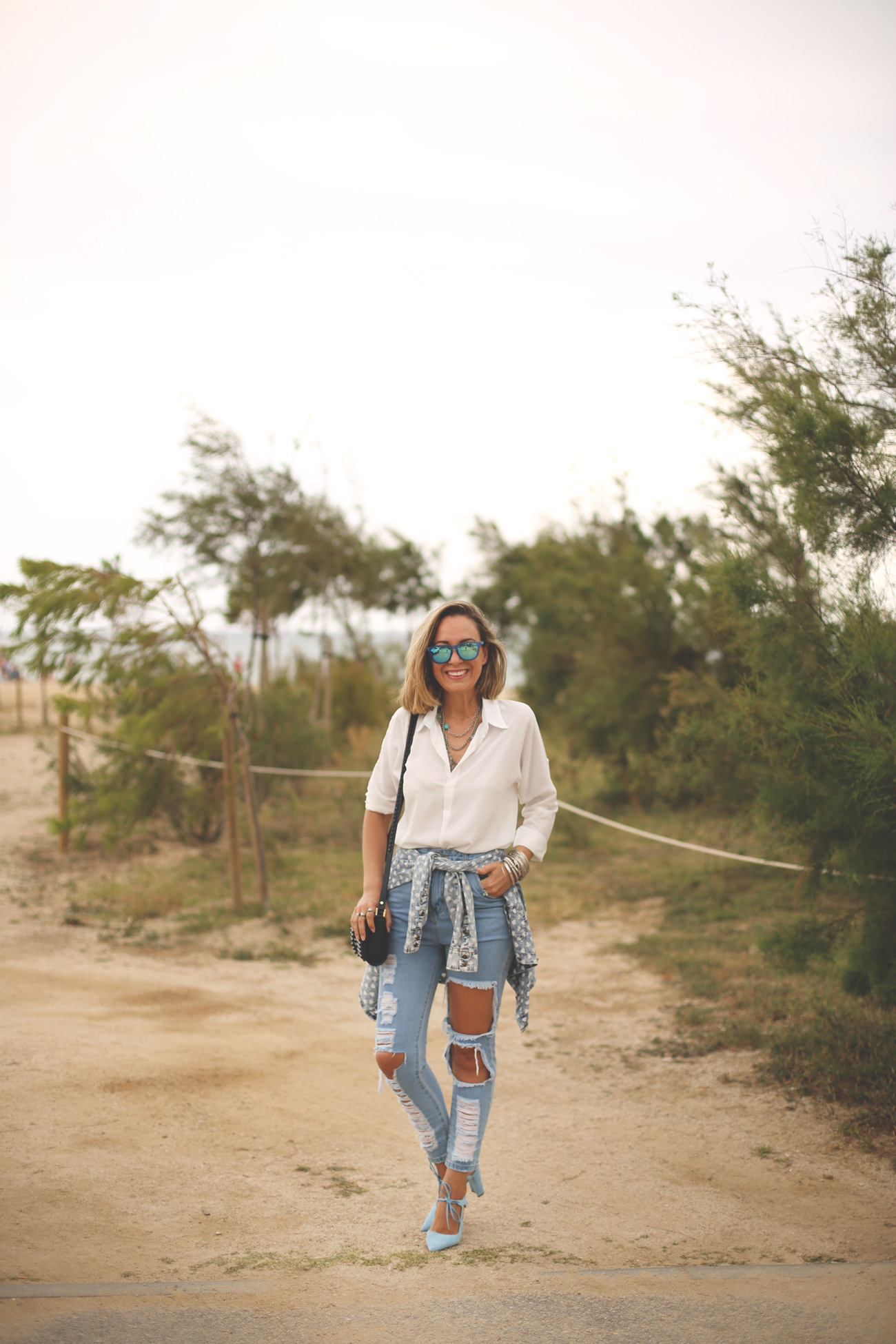Mum Jeans, ripped jeans, white shirt, silver jewelry, baby blue heels, mirror sunglasses, blackguard 64