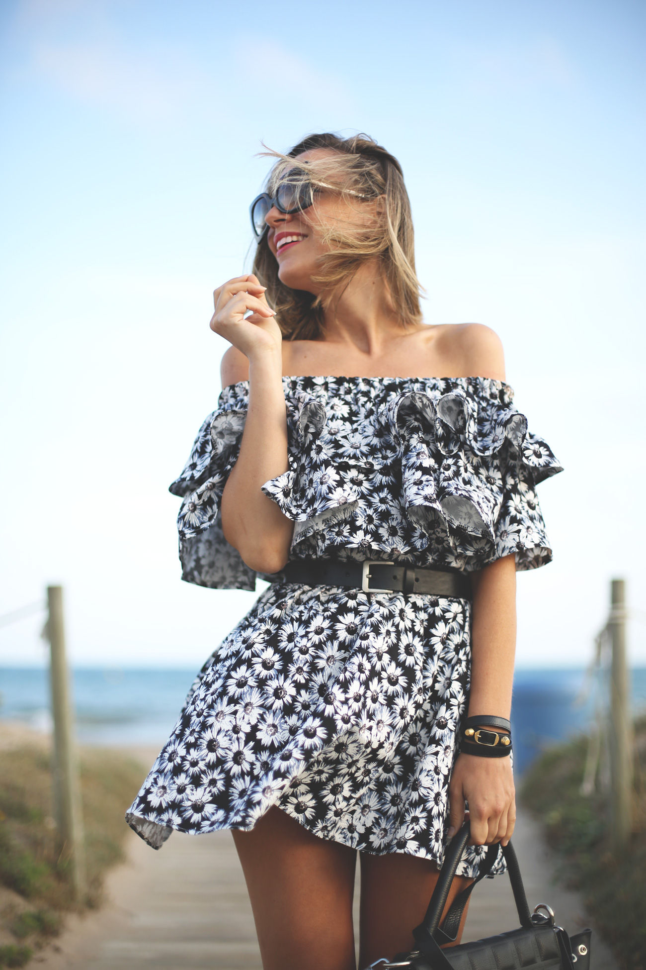 Dress, Summer 2014, Summer look, frill dress, floral print, sunglasses, outfit, black bag, Barbara Rihl, Chicwish