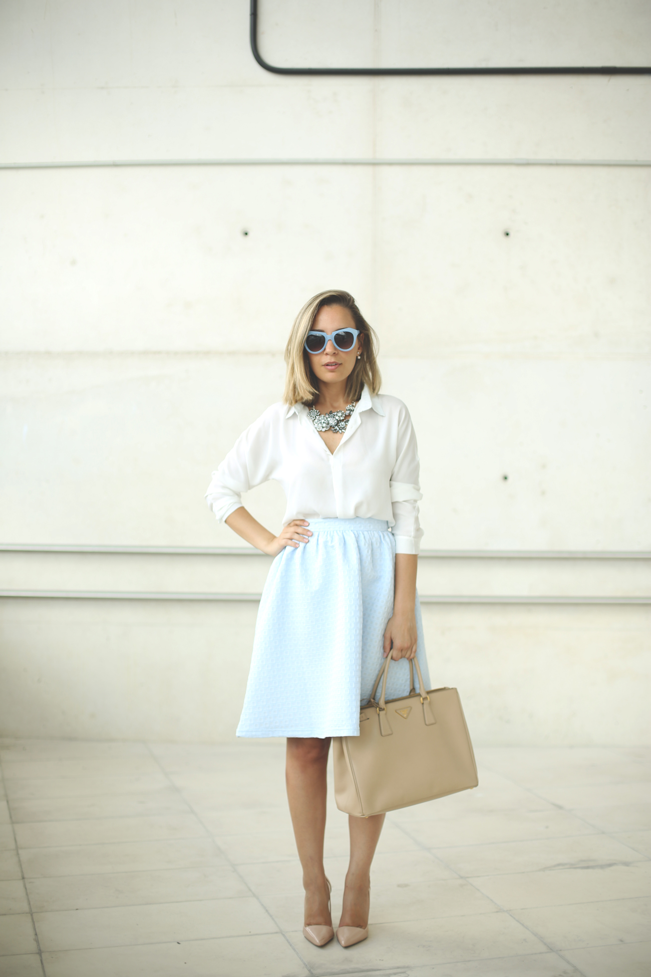 Baby blue, skirt, tulip skirt, white shirt, heels, prada bag, jessica Simpson, Madrid fashion week
