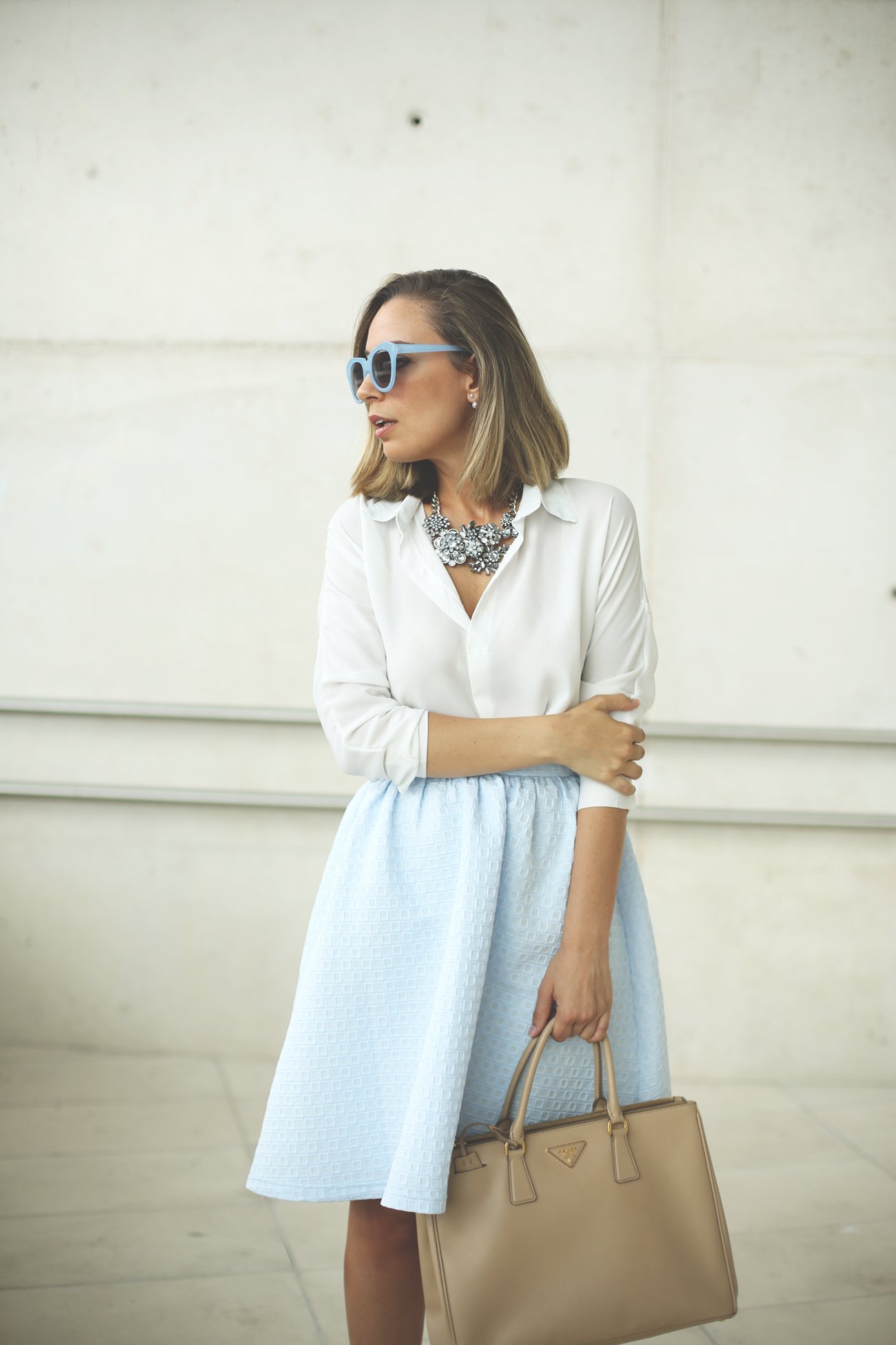 Baby blue, skirt, tulip skirt, white shirt, heels, prada bag, jessica Simpson, Madrid fashion week